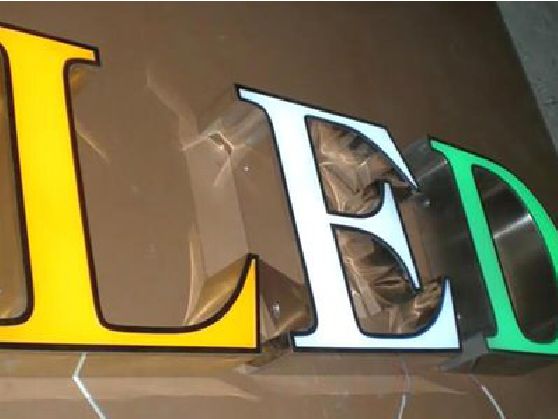 邵武介绍LED招牌的基础知识。